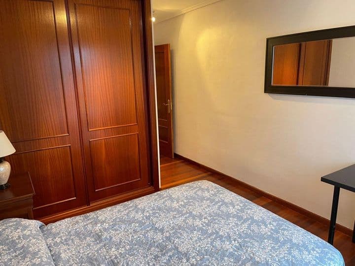 2 bedrooms apartment for rent in Santander, Spain - Image 11