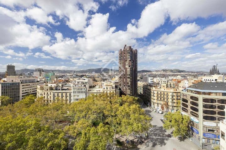 4 bedrooms apartment for rent in Barcelona, Spain - Image 5