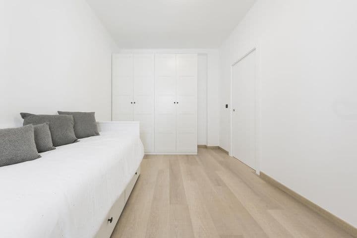 2 bedrooms apartment for rent in Corunna, Spain - Image 12
