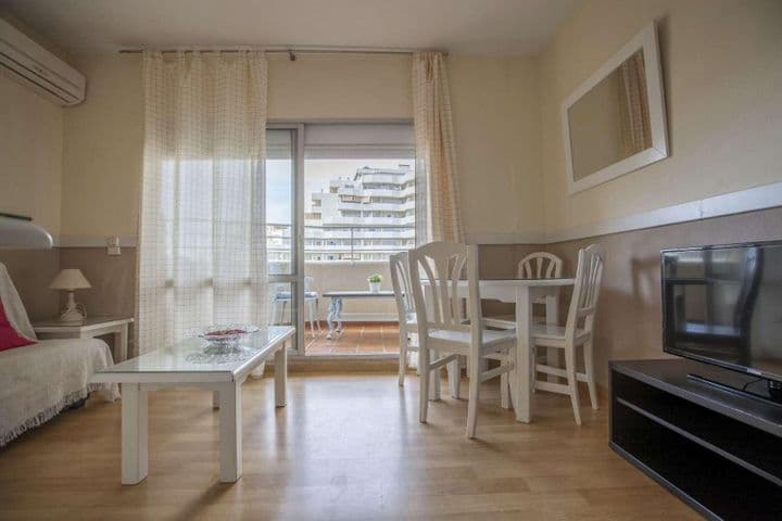 1 bedroom apartment for rent in Parque de la Paloma, Spain - Image 7