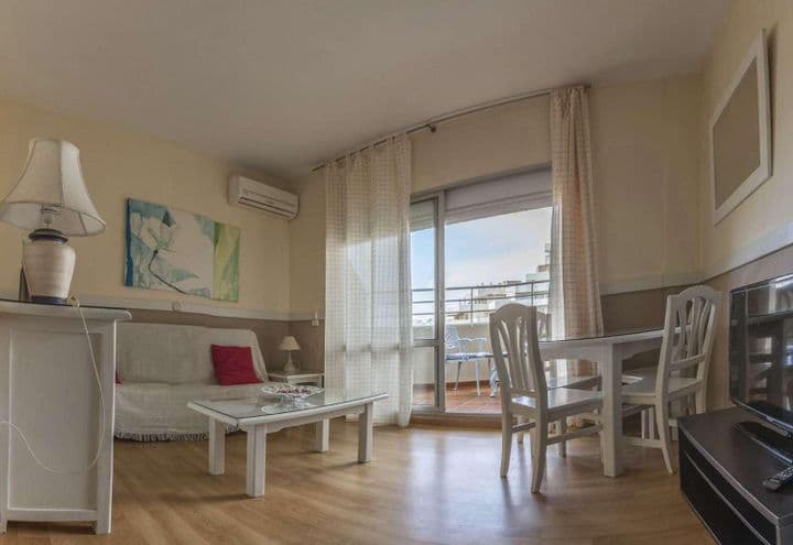 1 bedroom apartment for rent in Parque de la Paloma, Spain - Image 5