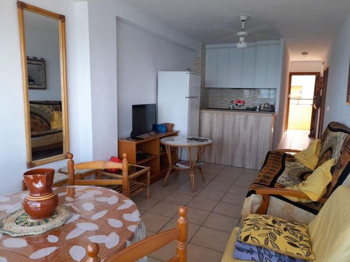 2 bedrooms apartment for rent in La Mata, Spain - Image 4