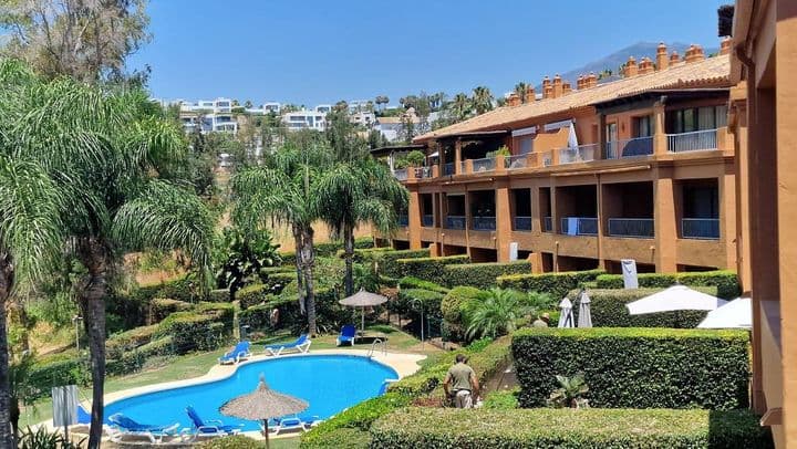 2 bedrooms apartment for rent in Estepona, Spain - Image 2