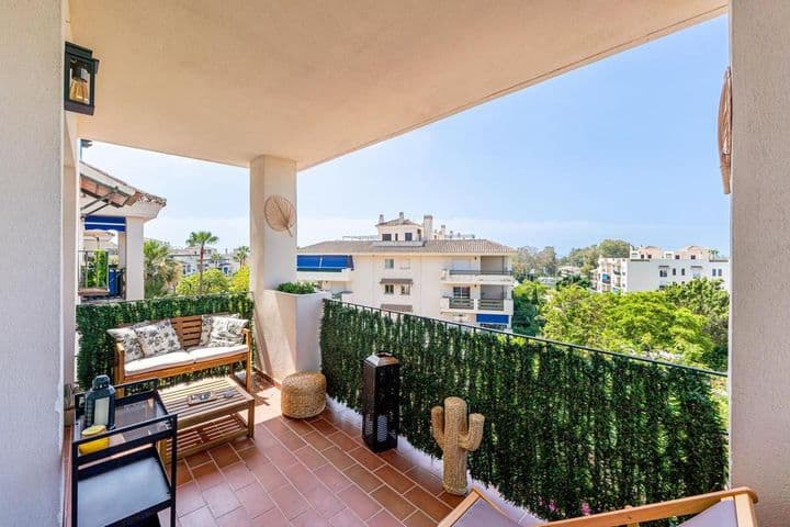 2 bedrooms apartment for rent in Nueva Andalucia, Spain - Image 9