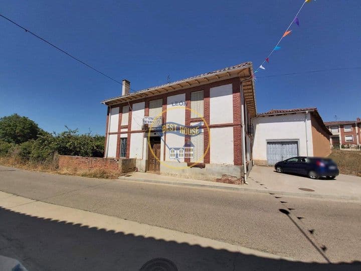 House for sale in Leon, Spain - Image 4