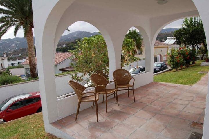 2 bedrooms house for rent in Nerja, Spain