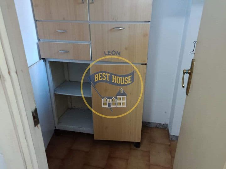 4 bedrooms apartment for sale in Leon, Spain - Image 8