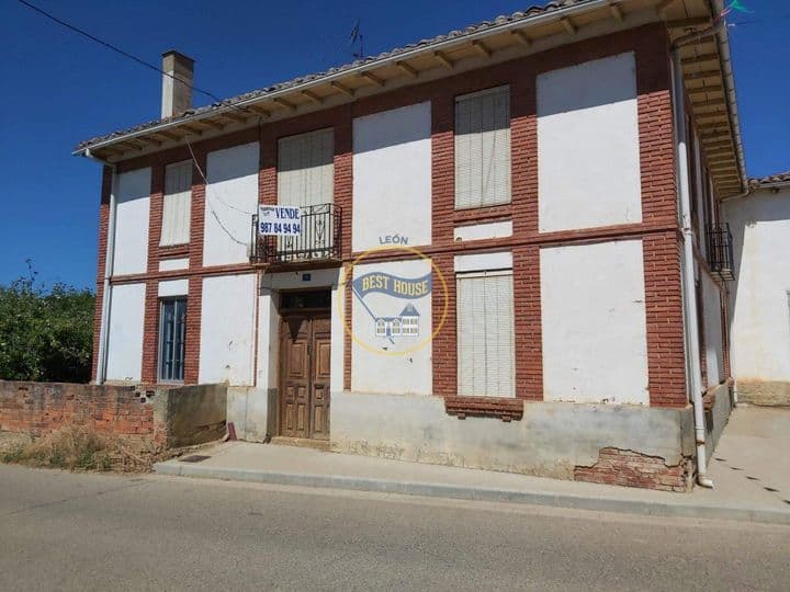 House for sale in Leon, Spain - Image 3