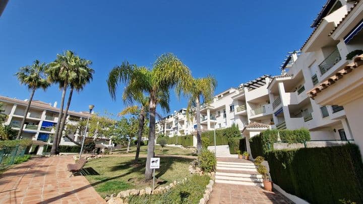 2 bedrooms apartment for rent in Nueva Andalucia, Spain - Image 2