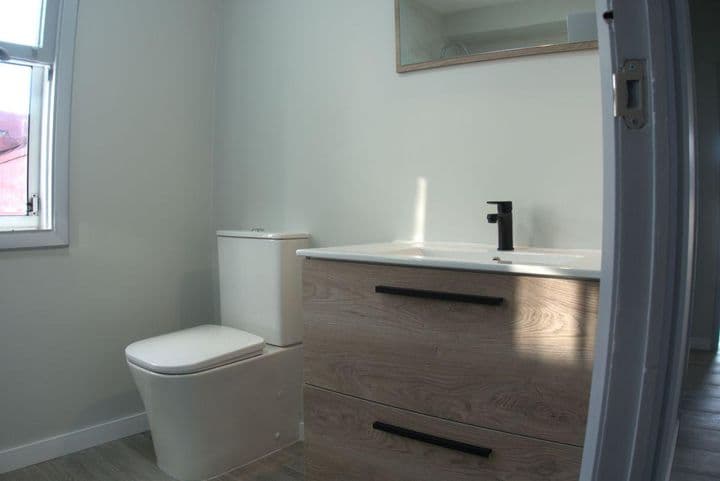 2 bedrooms house for rent in Vigo, Spain - Image 9