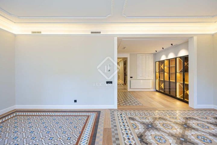 3 bedrooms apartment for sale in Barcelona, Spain - Image 3