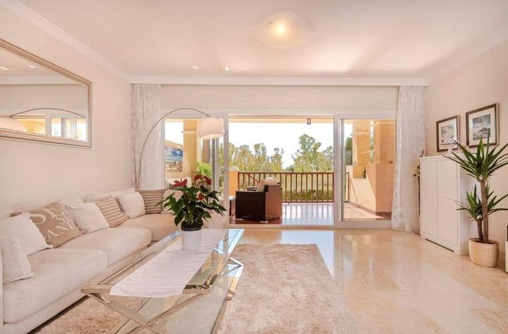 2 bedrooms apartment for rent in Estepona, Spain - Image 3