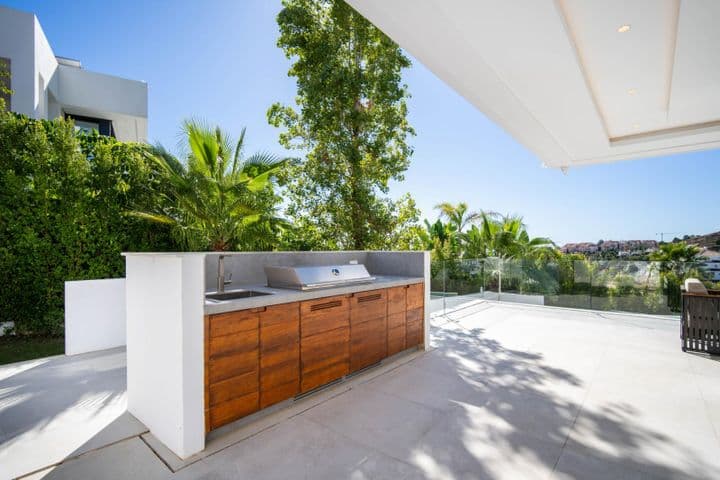 4 bedrooms house for sale in Marbella, Spain - Image 8