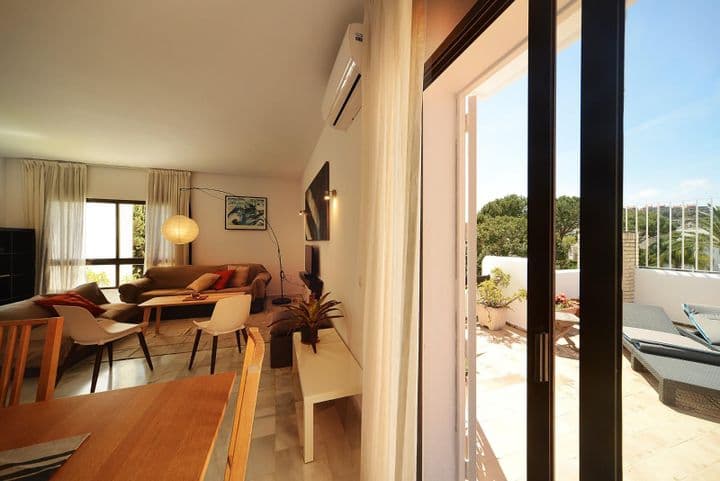 3 bedrooms apartment for rent in Nueva Andalucia, Spain - Image 8