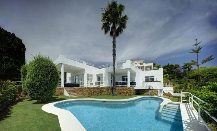 5 bedrooms house for rent in Marbella, Spain - Image 11