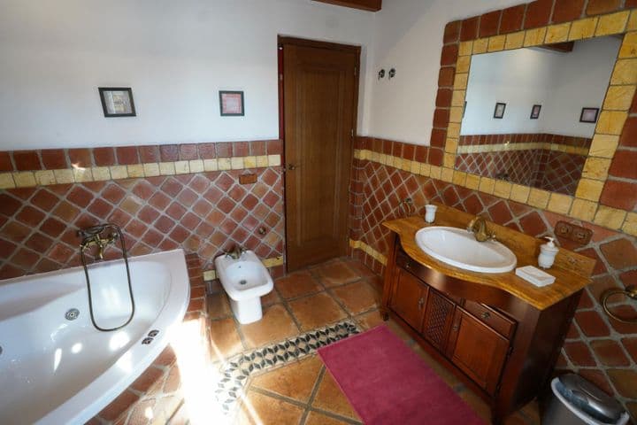 4 bedrooms house for sale in Nueva Andalucia, Spain - Image 12