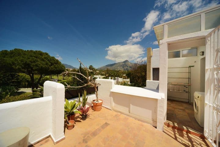 3 bedrooms apartment for rent in Nueva Andalucia, Spain - Image 4