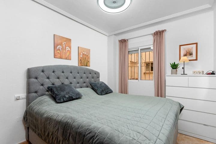 1 bedroom apartment for sale in Centro, Spain - Image 9