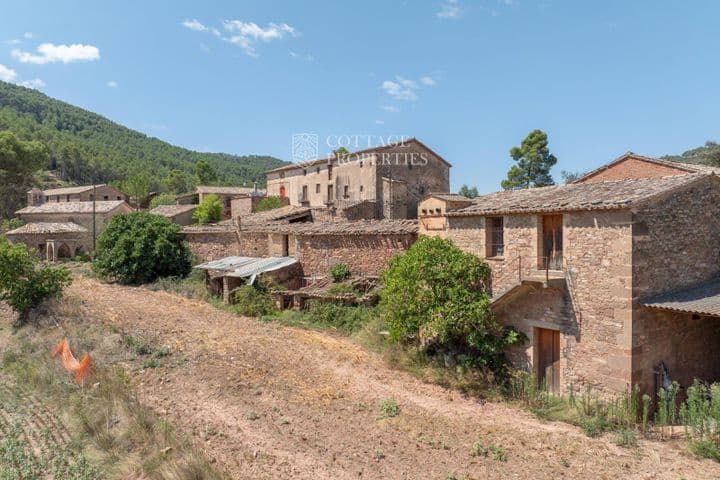 House for sale in Bages, Spain - Image 9