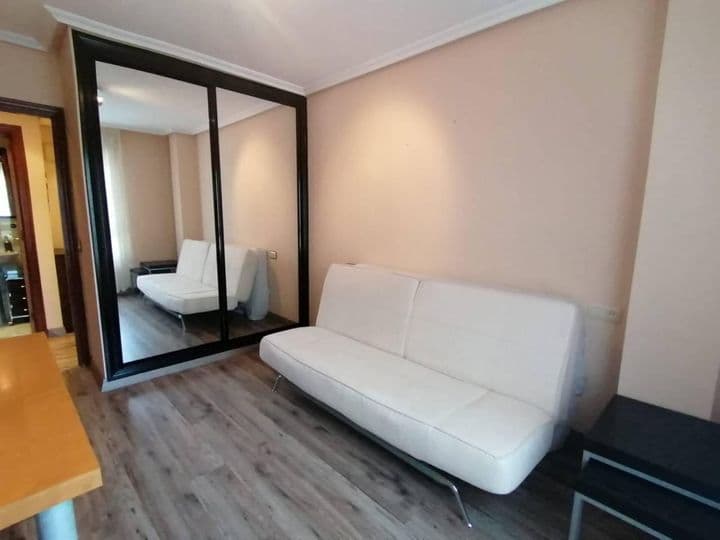 2 bedrooms apartment for rent in Oviedo, Spain - Image 10