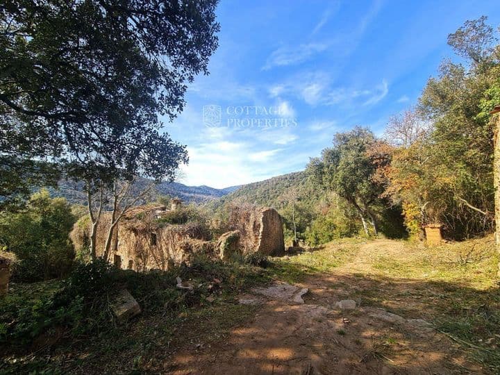 House for sale in Girona, Spain - Image 9