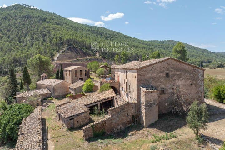 House for sale in Bages, Spain - Image 11