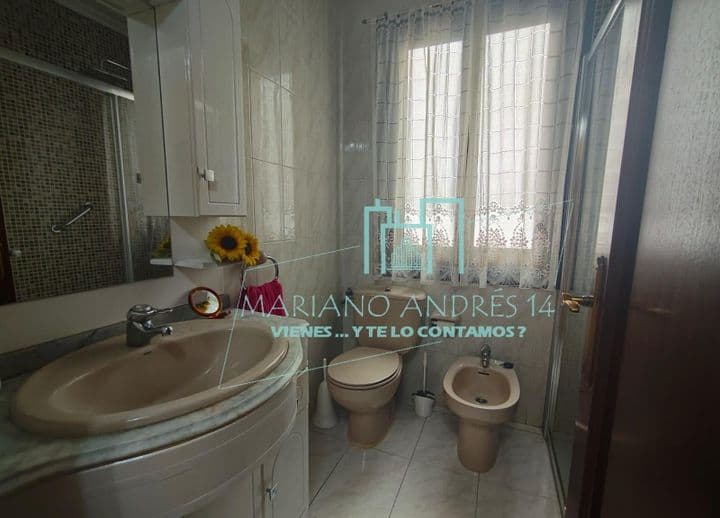 3 bedrooms apartment for rent in Leon, Spain - Image 4