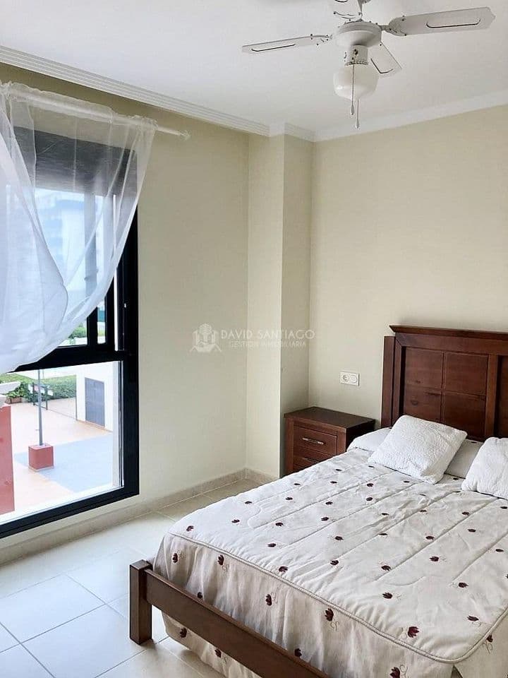 3 bedrooms apartment for rent in Centro, Spain - Image 7