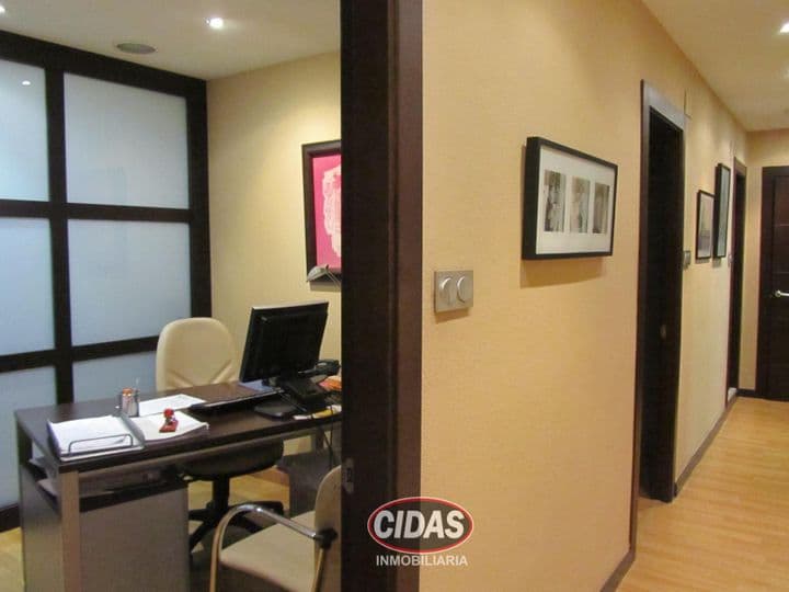 4 bedrooms apartment for sale in Oviedo, Spain - Image 4