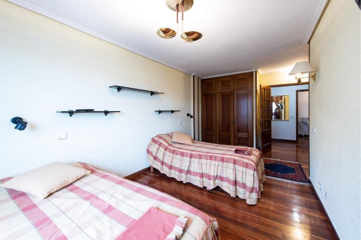 4 bedrooms apartment for sale in Santander, Spain - Image 9