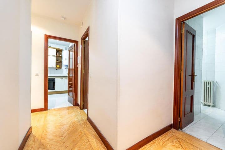 2 bedrooms apartment for sale in Chamberi, Spain - Image 9