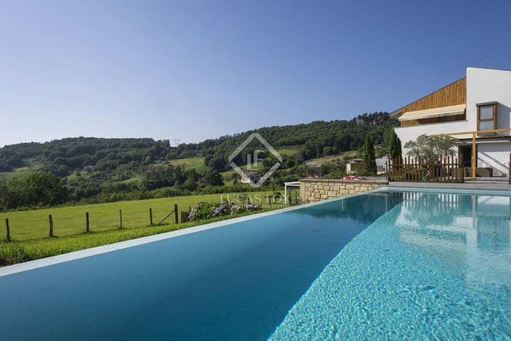 13 bedrooms house for sale in Donostialdea, Spain