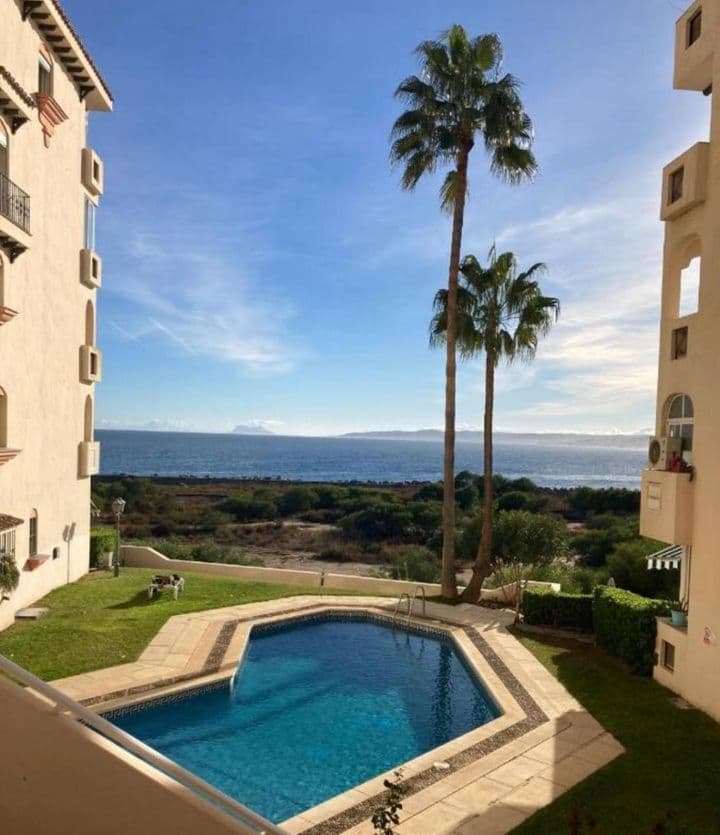 2 bedrooms apartment for rent in Estepona, Spain - Image 2