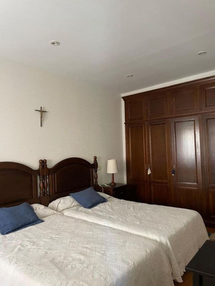 3 bedrooms apartment for rent in Oviedo, Spain - Image 10