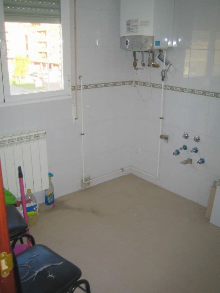 2 bedrooms apartment for sale in Palencia, Spain - Image 3