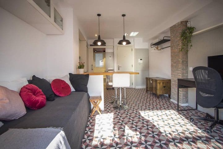 1 bedroom apartment for rent in Ciutat Vella, Spain - Image 5