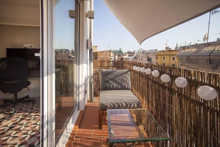 1 bedroom apartment for rent in Ciutat Vella, Spain - Image 3