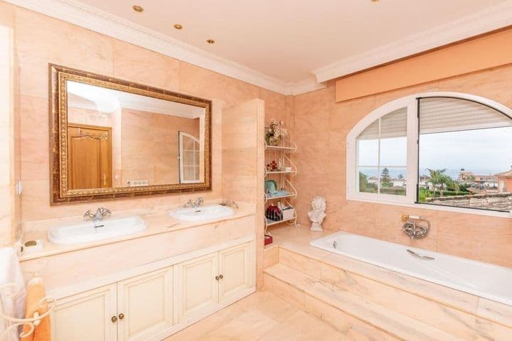 4 bedrooms building for sale in Estepona, Spain - Image 8