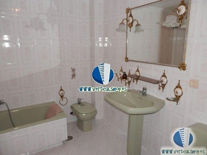 4 bedrooms apartment for sale in Albacete, Spain - Image 11