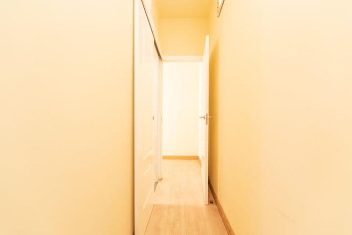 1 bedroom apartment for sale in Chamberi, Spain - Image 10