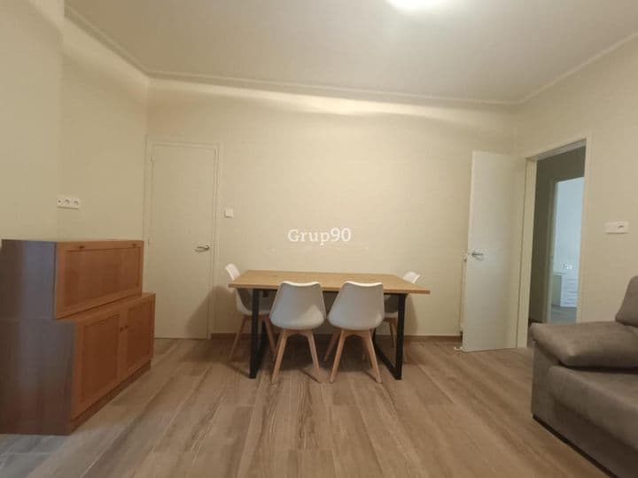 4 bedrooms apartment for rent in Lleida, Spain - Image 2