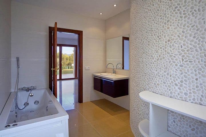 4 bedrooms house for sale in Calvia, Spain - Image 10