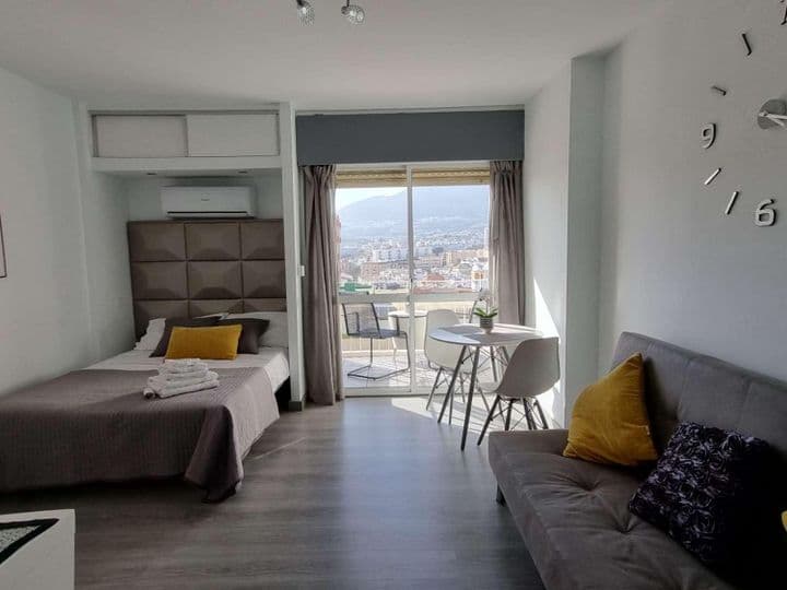 Apartment for rent in Parque de la Paloma, Spain - Image 4