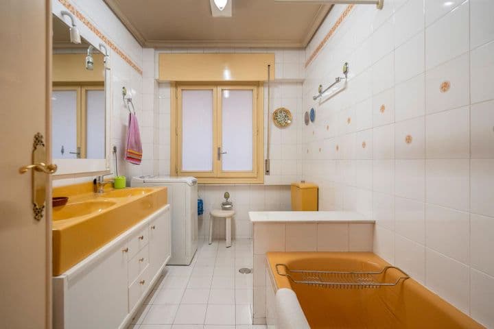 4 bedrooms apartment for sale in Chamberi, Spain - Image 5