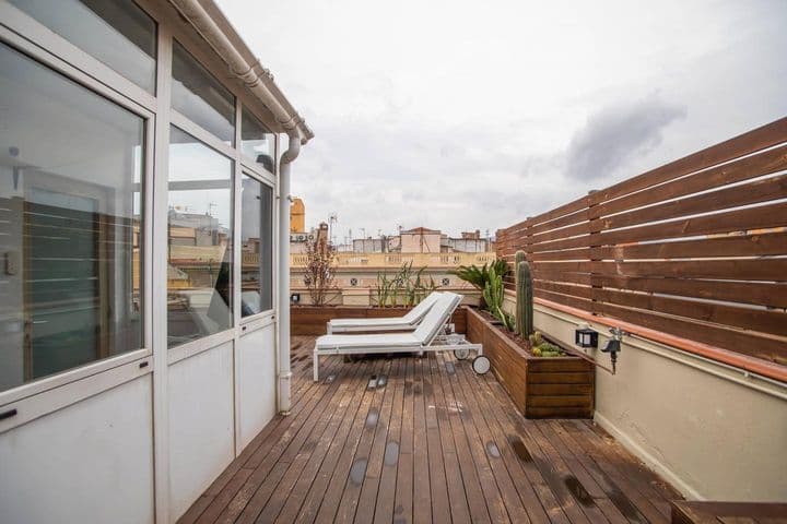 1 bedroom house for rent in Ciutat Vella, Spain - Image 10