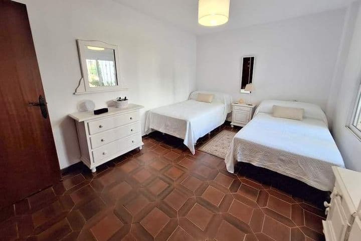 1 bedroom apartment for sale in San Luis de Sabinillas, Spain - Image 11