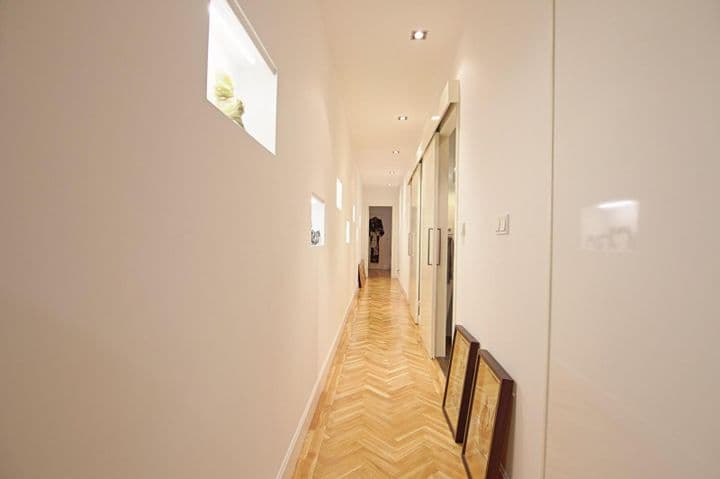 2 bedrooms apartment for rent in Palacio, Spain - Image 11