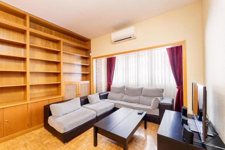 3 bedrooms apartment for rent in Chamartin, Spain - Image 8