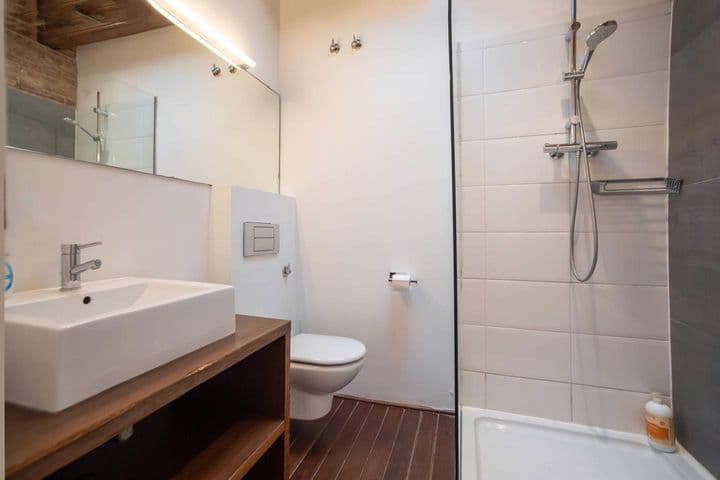 1 bedroom house for rent in Ciutat Vella, Spain - Image 9