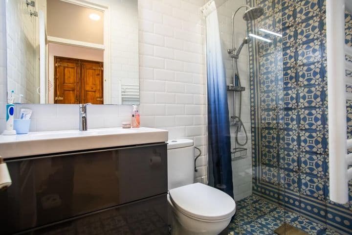 1 bedroom apartment for rent in Ciutat Vella, Spain - Image 12